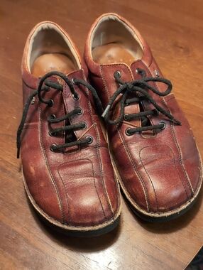 Finn Comfort Men's Lace-Up Oxfords in Chestnut Red-Brown